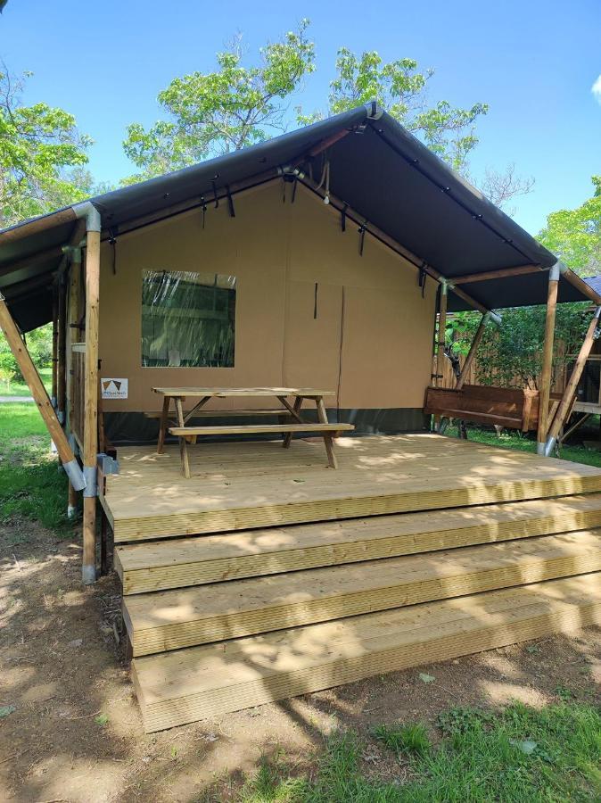 Camping Le Mouliat Hotel Moncrabeau Exterior photo