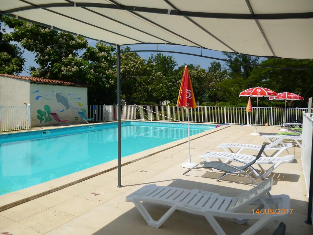 Camping Le Mouliat Hotel Moncrabeau Exterior photo